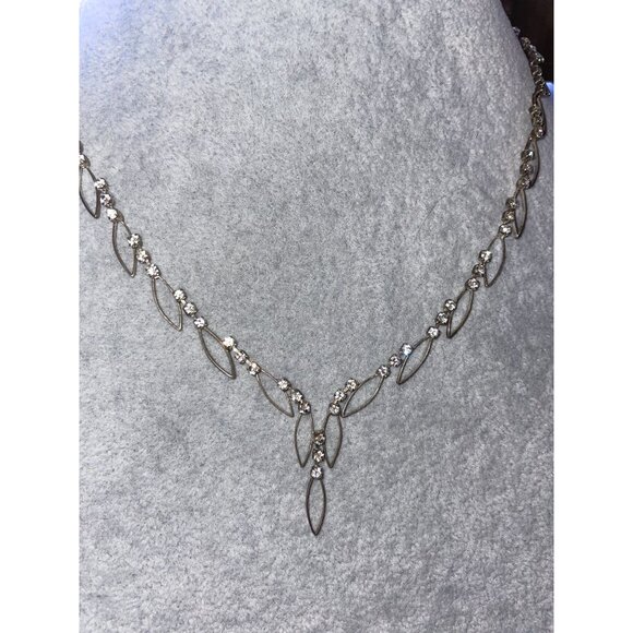 Marquise Leaf V-Shape Rhinestone Choker Necklace Y2K - Picture 4 of 7